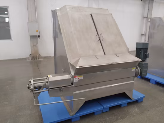 Машина для обезвоживания сепаратора твердых жидкостей с наклонным ситом и наклонным ситом, сепаратор твердых жидкостей